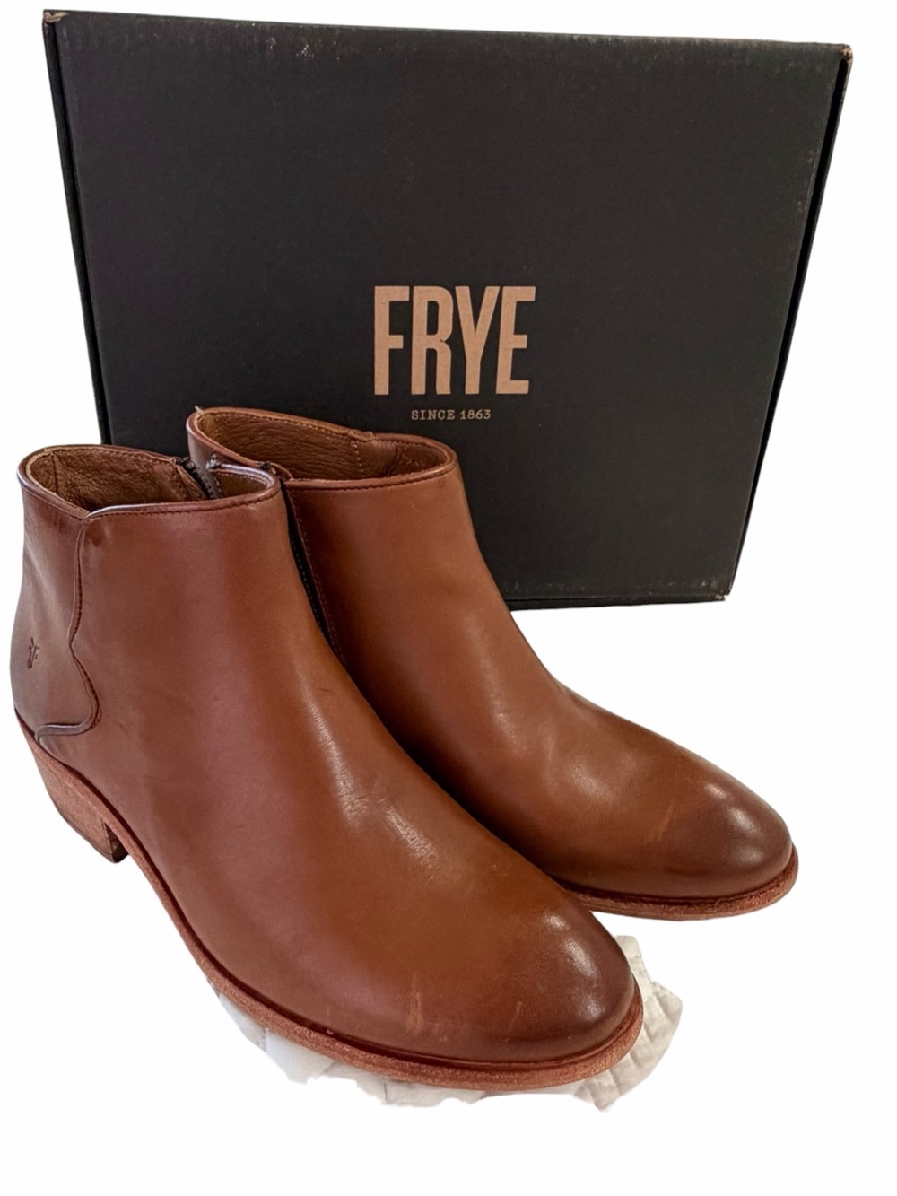 FRYE CARSON PIPING BOOTIE size 9.5 brown